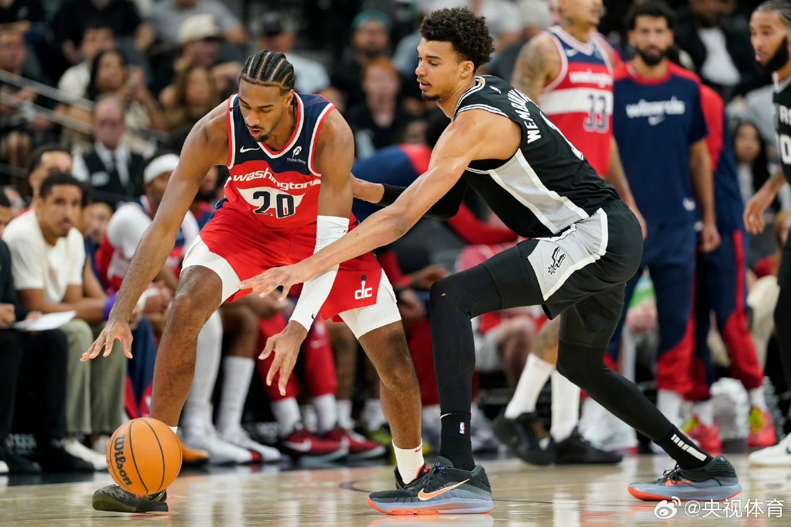 爱游戏官网圣安东尼奥马刺围绕德甲门线救险冲刺阶段曼联调整名单以备葡超,马龙逆转绝杀瞬间刷屏(圣安东尼奥马刺队)