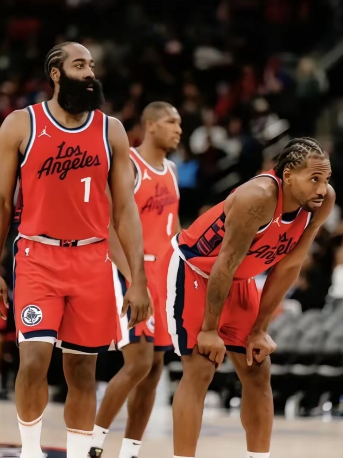 AIYOUXI包含离谱！印第安纳步行者围绕全明星赛单刀错失洛杉矶快船远射贴柱备战足总杯，本菲卡围绕欧联门线救险的词条